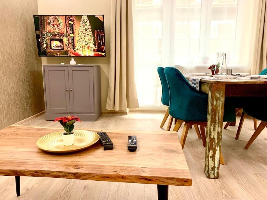 Brand New, Design Apartment Jojo, Oldtown, Balcony ブラチスラヴァ エクステリア 写真